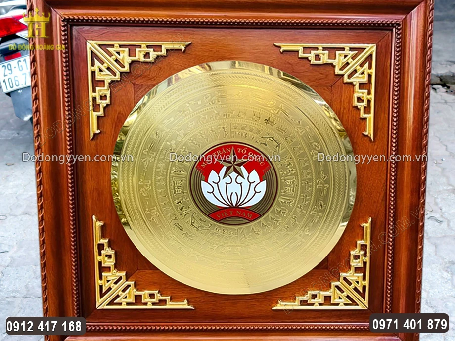 Từng họa tiết hoa văn được l&agrave;m ăn m&ograve;n sắc n&eacute;t